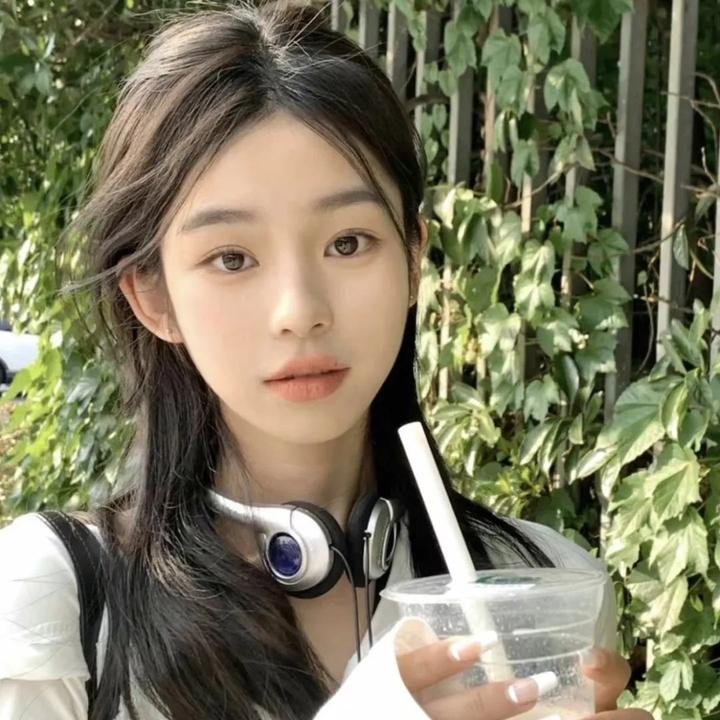 雨中的女人