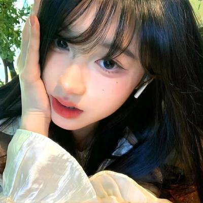一个攞景的少年